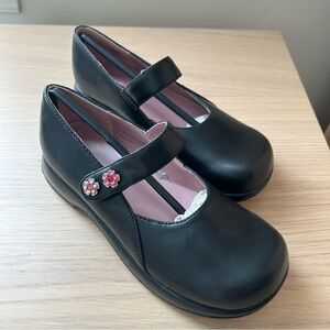 Black Mary Jane Kids Shoes with Floral Accent NEW